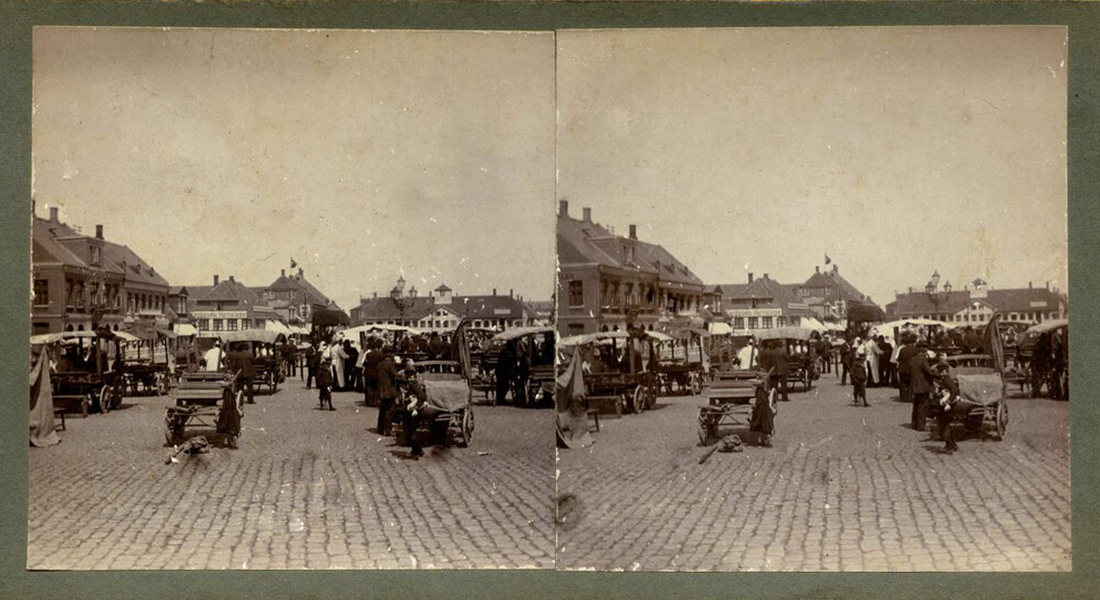 Market in the square in Rønne. Photo: Chr. A. Møller via Rønne Byarkiv